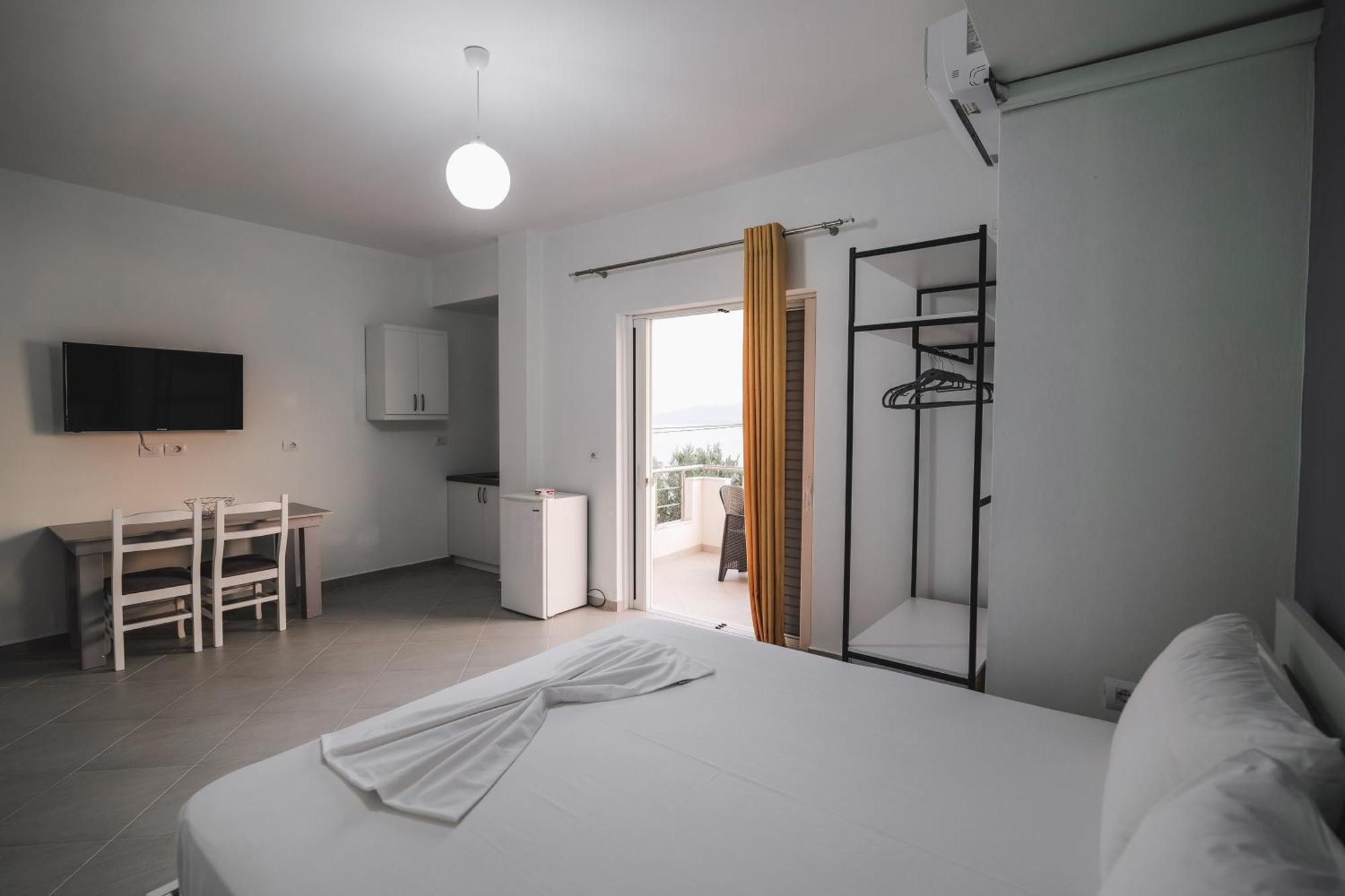 Vila Amare Sarandë Exteriör bild