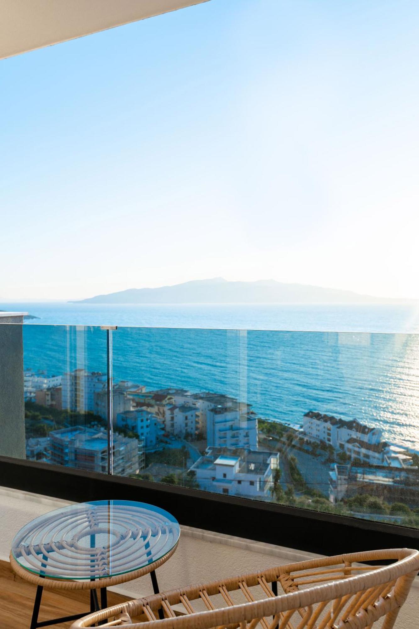 Vila Amare Sarandë Rum bild