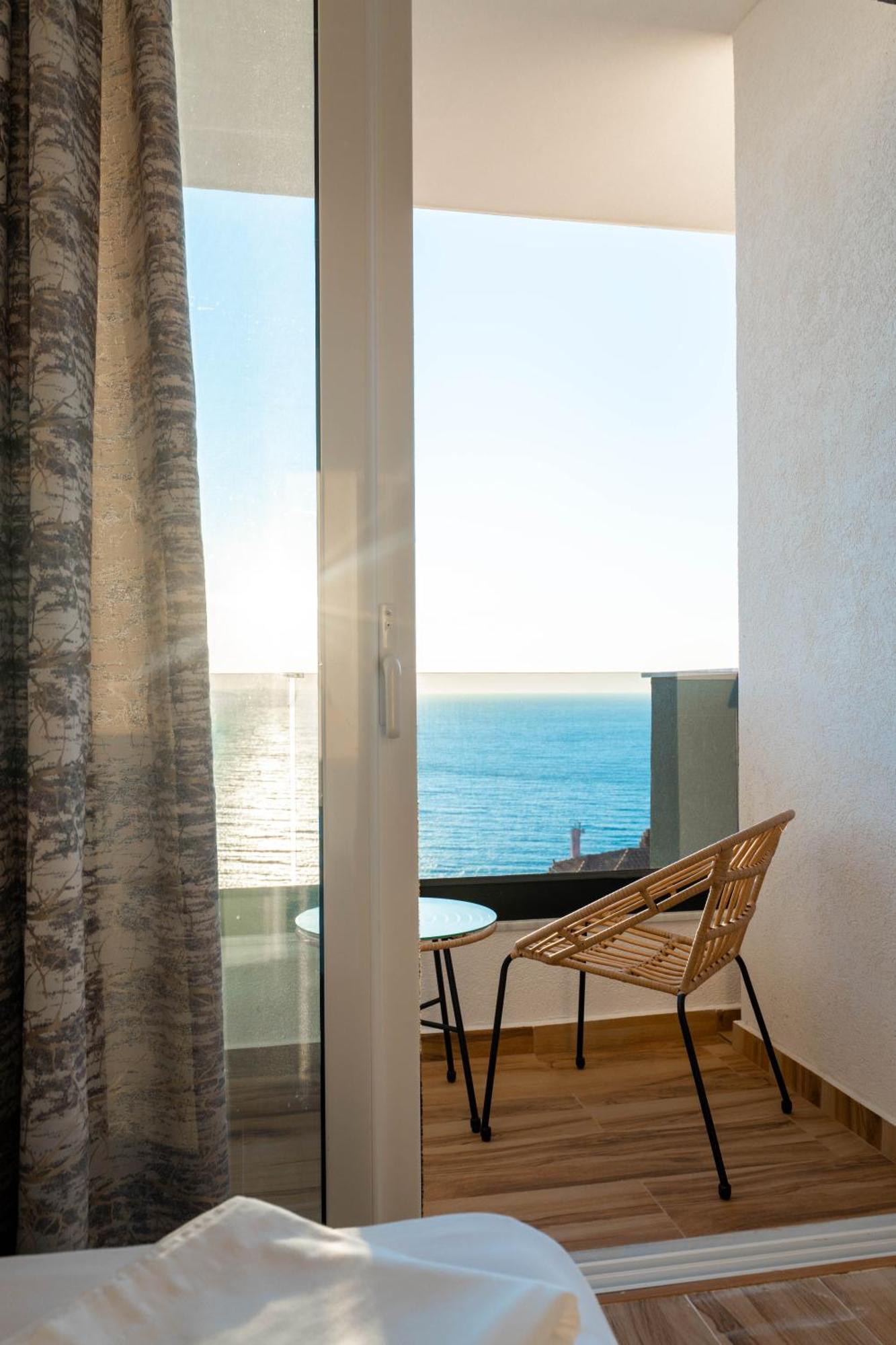 Vila Amare Sarandë Rum bild